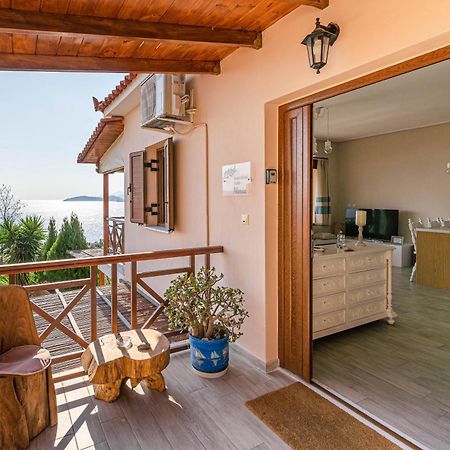 Paralio Astros Beachfront Suites Xiropigado Eksteriør bilde