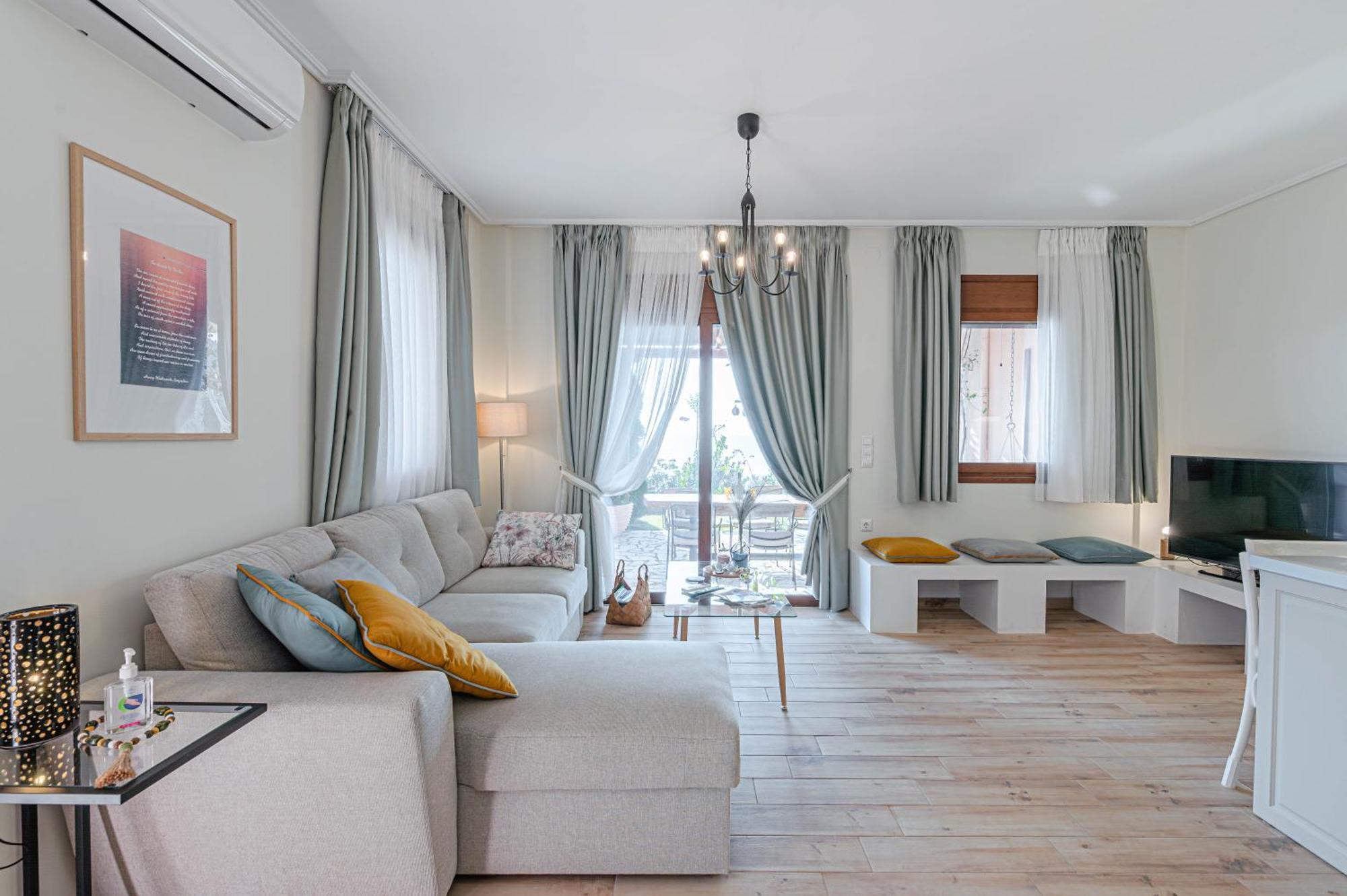 Paralio Astros Beachfront Suites Xiropigado Eksteriør bilde