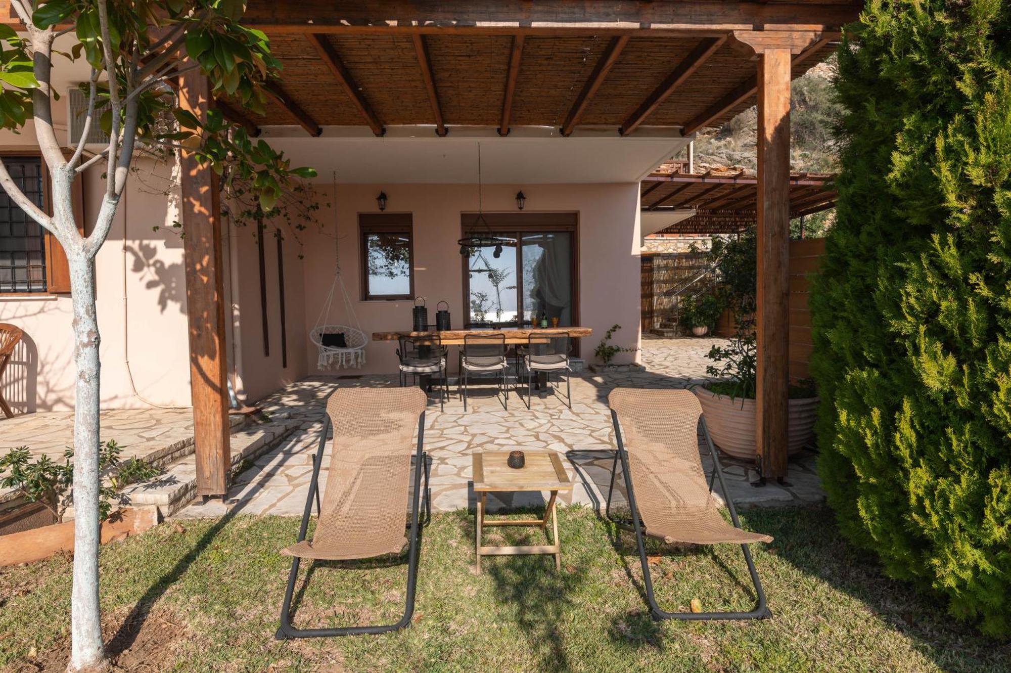 Paralio Astros Beachfront Suites Xiropigado Eksteriør bilde