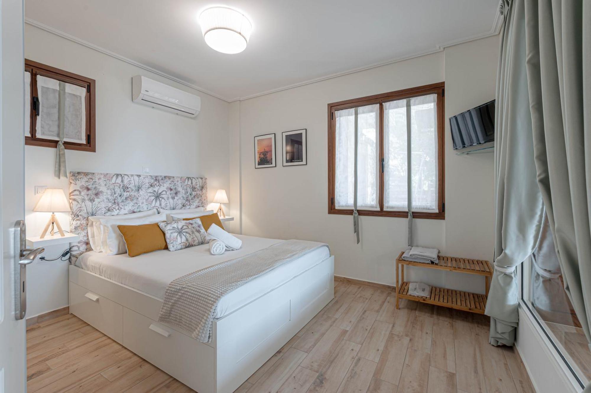 Paralio Astros Beachfront Suites Xiropigado Eksteriør bilde