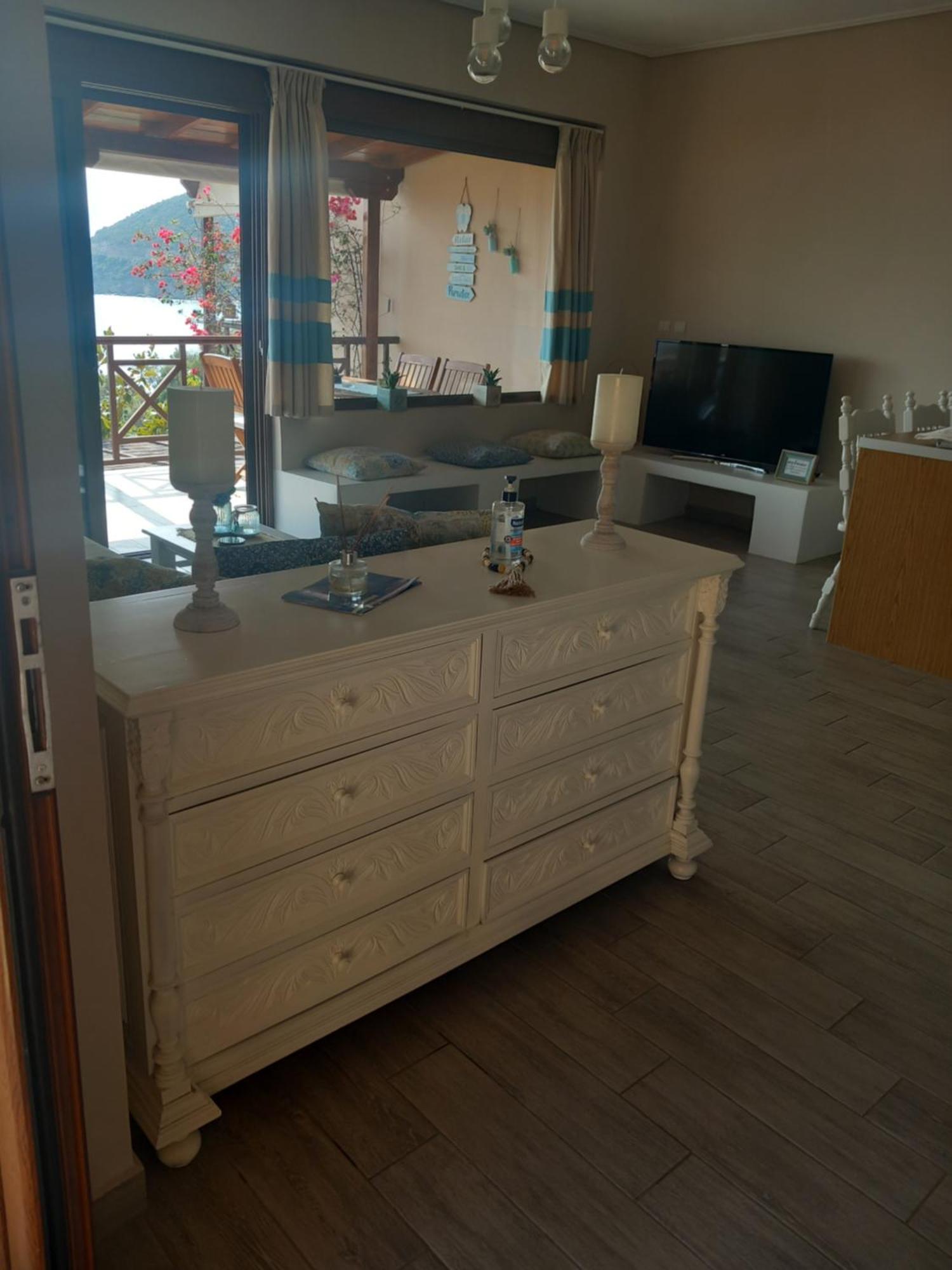 Paralio Astros Beachfront Suites Xiropigado Rom bilde