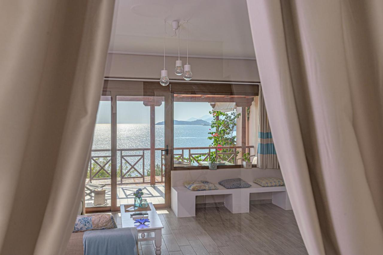 Paralio Astros Beachfront Suites Xiropigado Eksteriør bilde