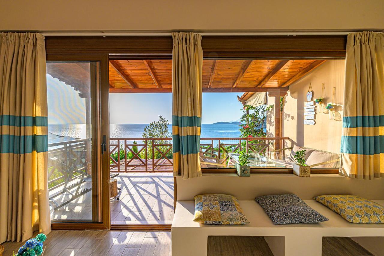 Paralio Astros Beachfront Suites Xiropigado Eksteriør bilde
