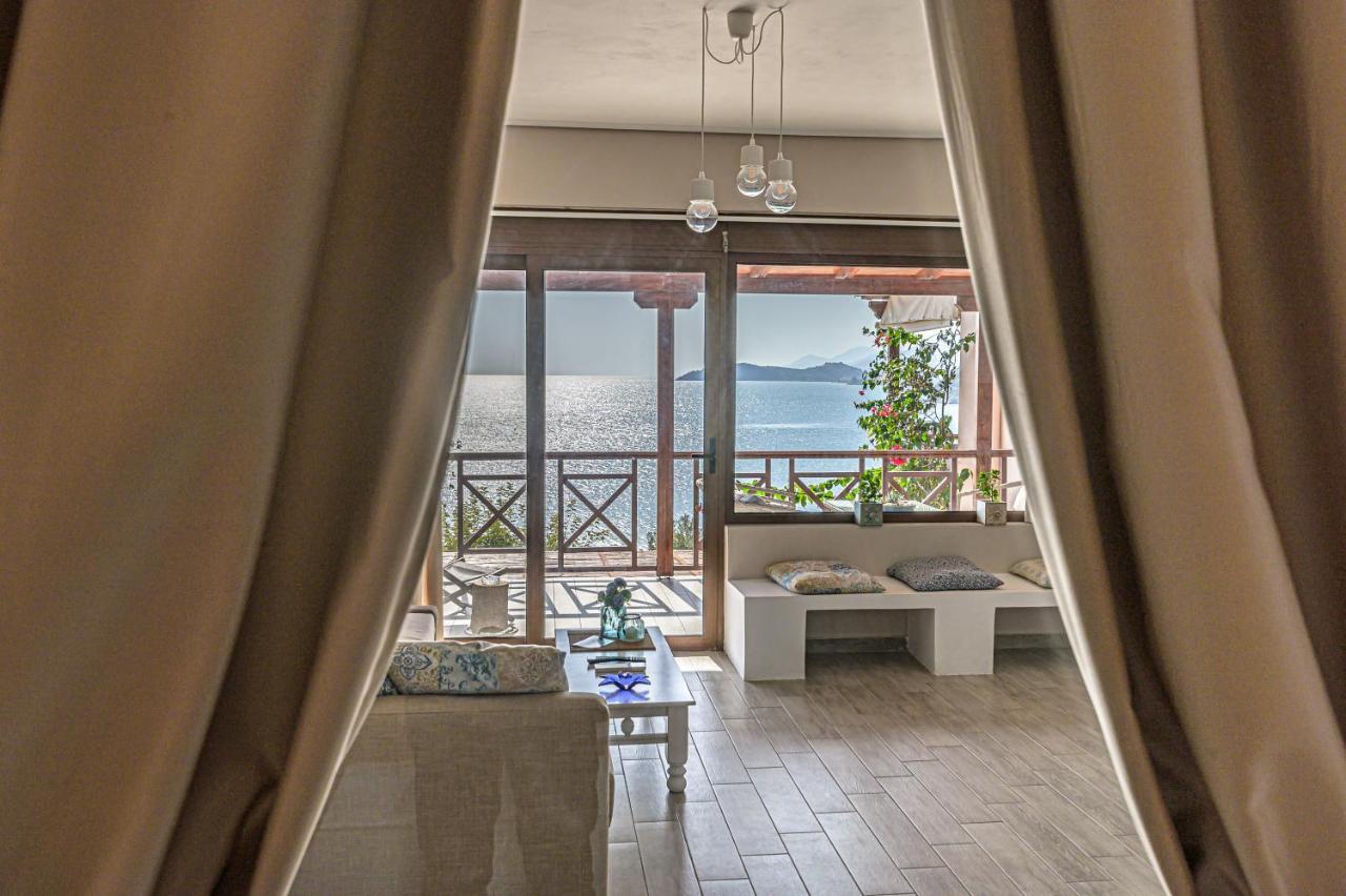 Paralio Astros Beachfront Suites Xiropigado Eksteriør bilde