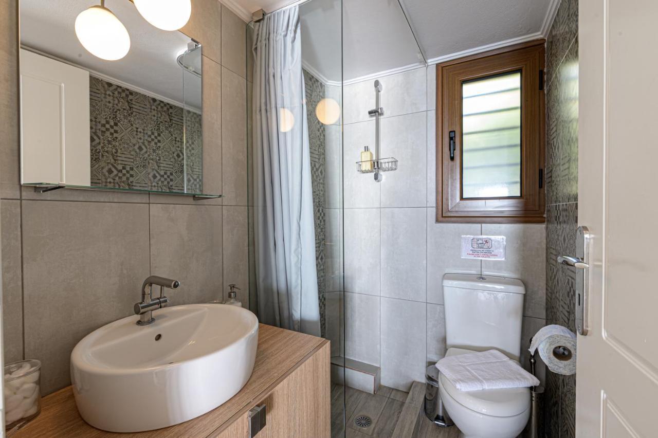 Paralio Astros Beachfront Suites Xiropigado Eksteriør bilde