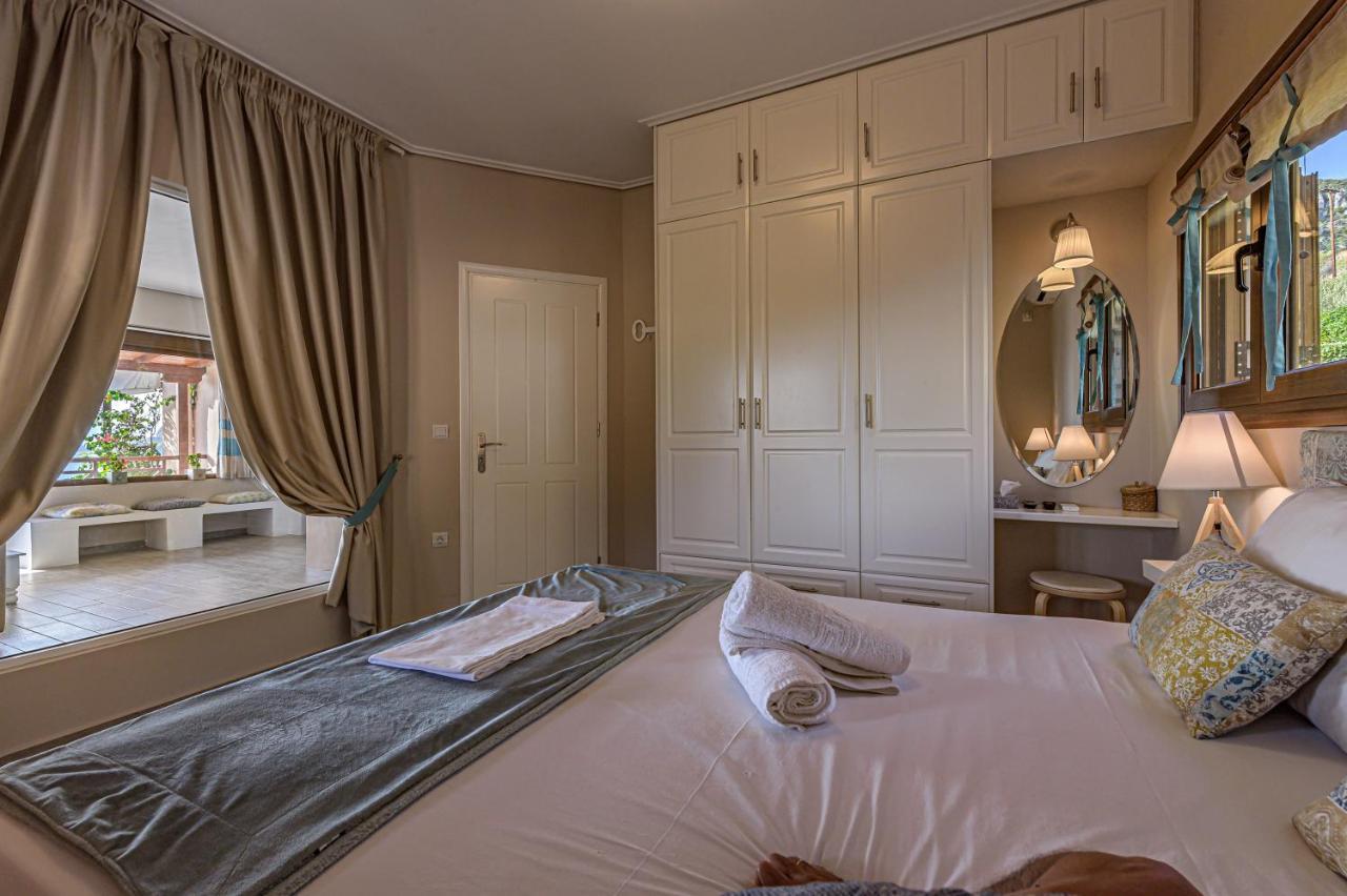 Paralio Astros Beachfront Suites Xiropigado Eksteriør bilde