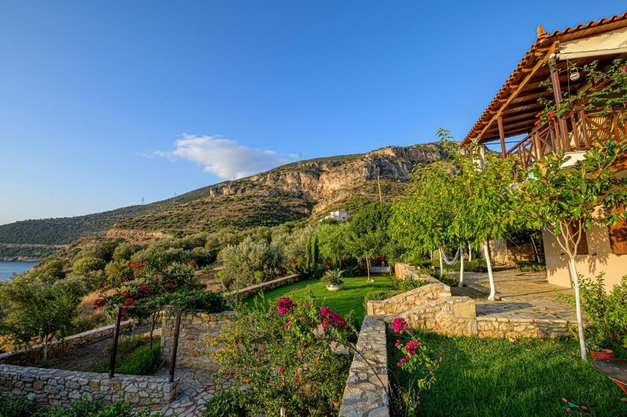 Paralio Astros Beachfront Suites Xiropigado Eksteriør bilde
