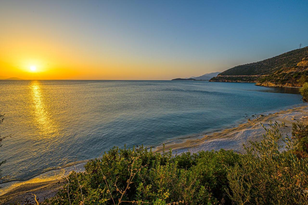 Paralio Astros Beachfront Suites Xiropigado Eksteriør bilde