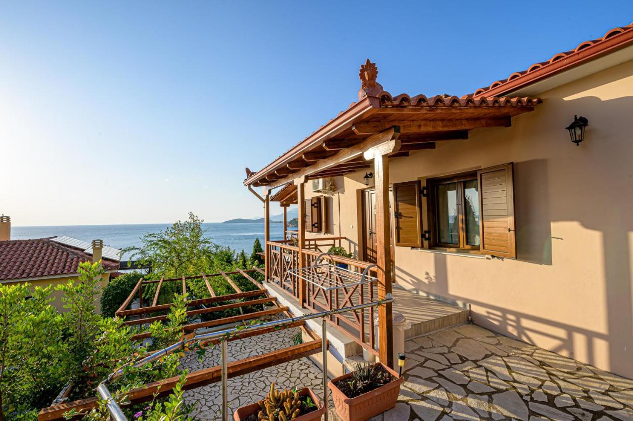 Paralio Astros Beachfront Suites Xiropigado Eksteriør bilde