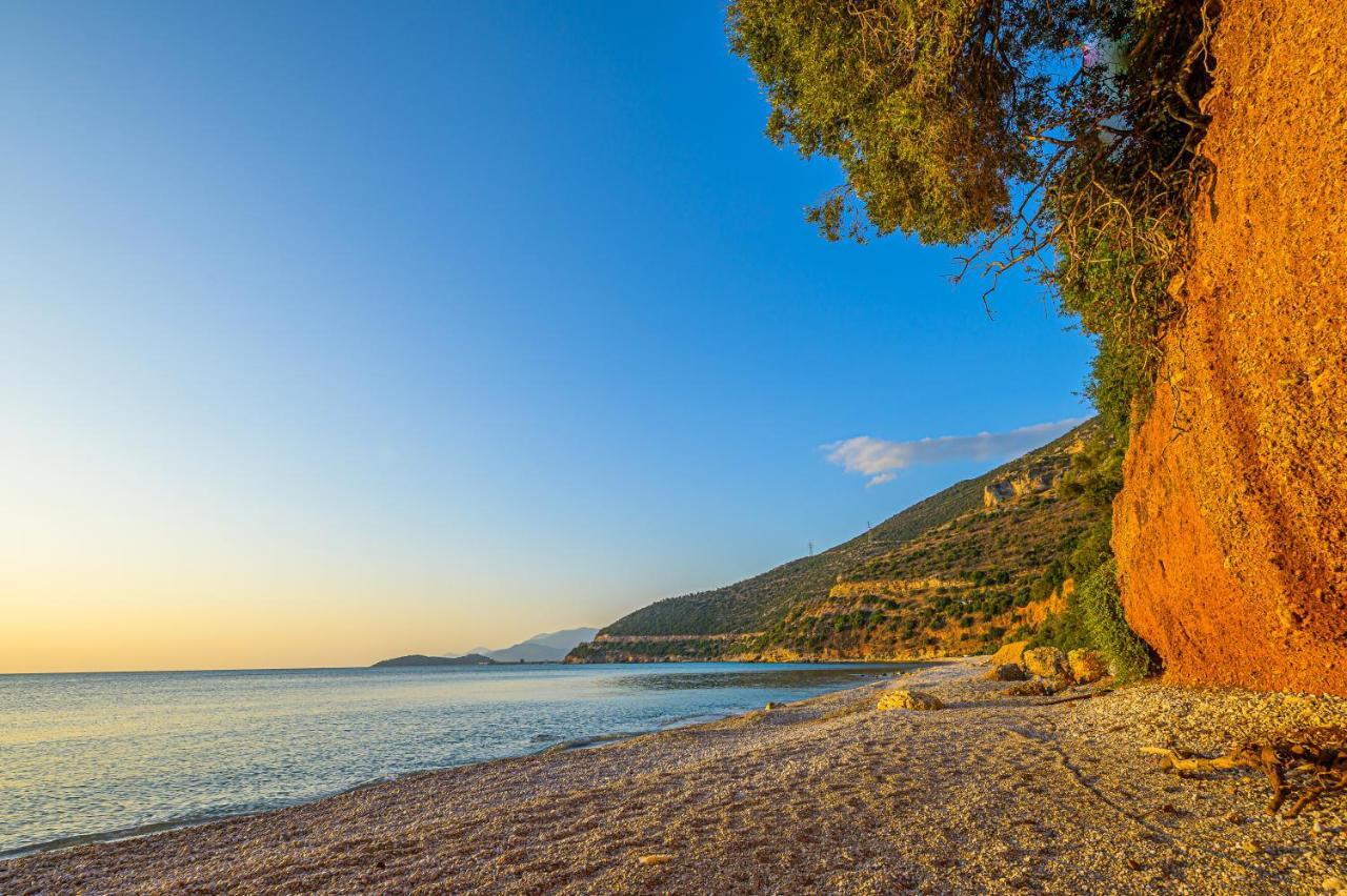 Paralio Astros Beachfront Suites Xiropigado Eksteriør bilde