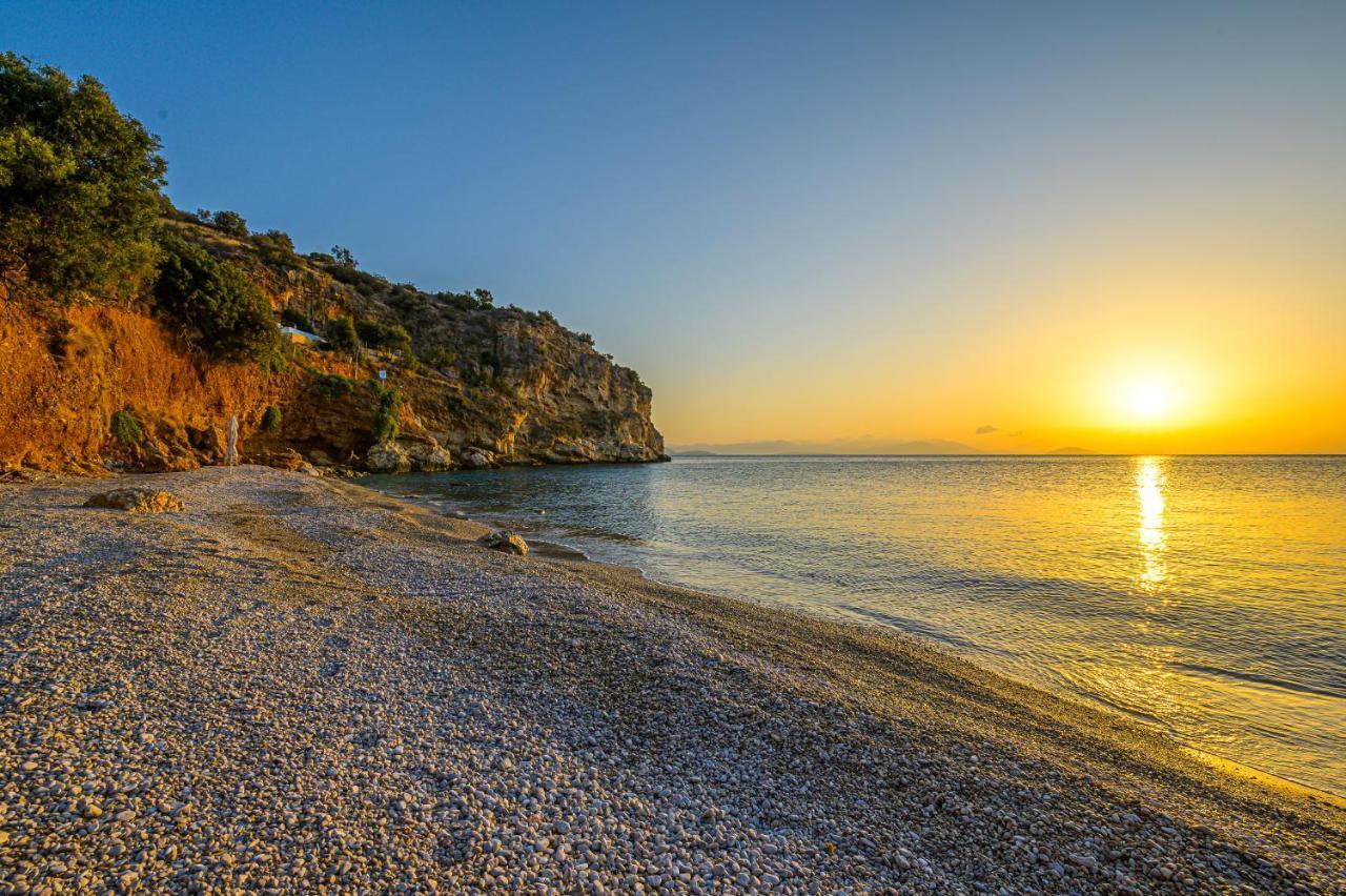 Paralio Astros Beachfront Suites Xiropigado Eksteriør bilde